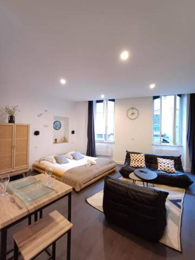 Le Sainte Claire - Majord'Home Annecy Centre Exterior photo
